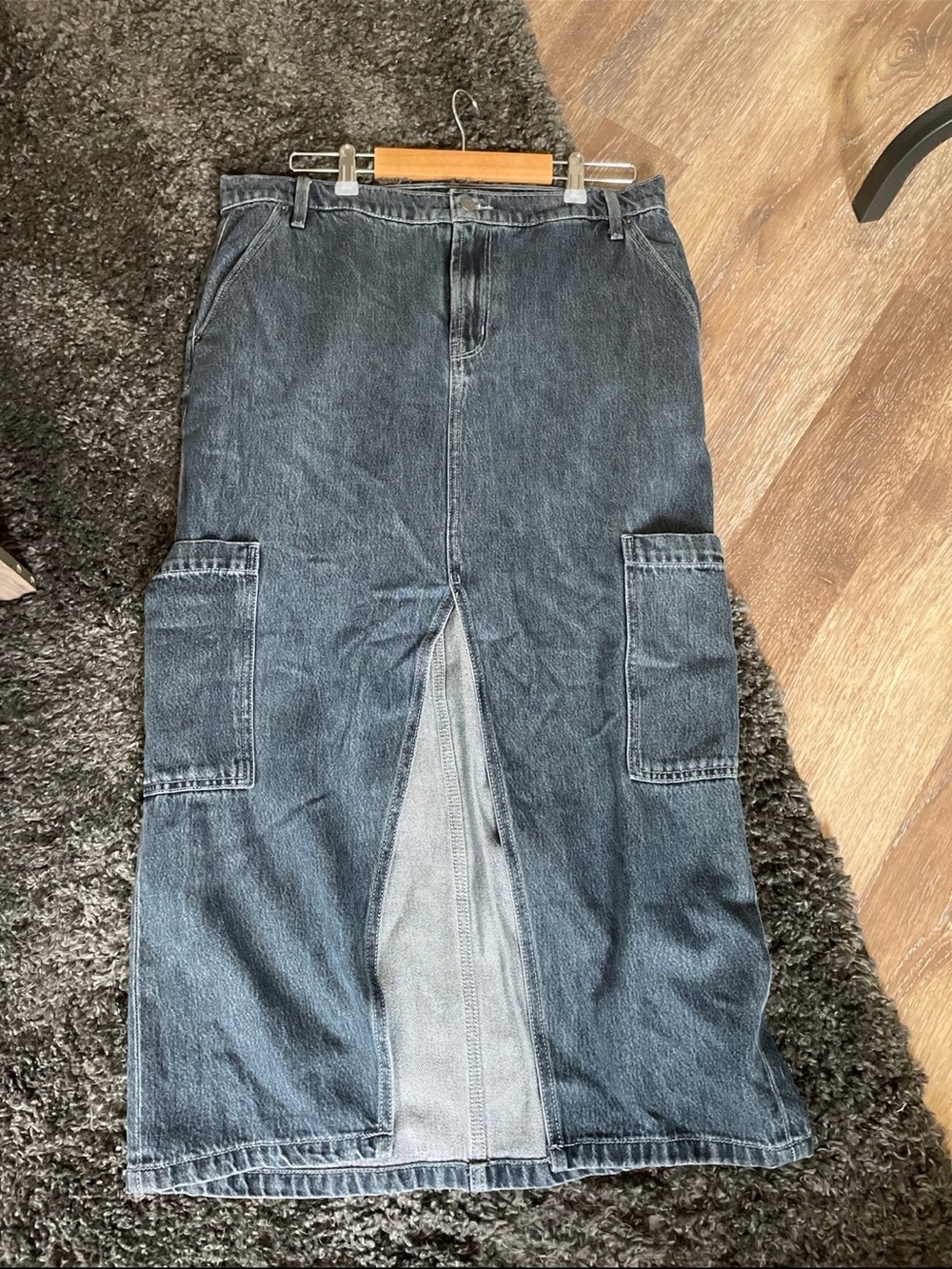 Old Navy Women’s Dark Blue Denim Cargo Midi Skirt
